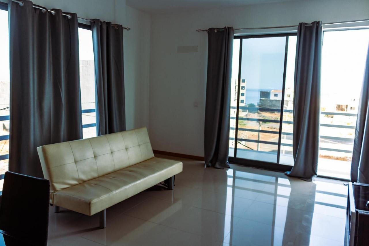 Beautiful And Brand New 2 Bedrooms Apartment/ Magnifico E Novo Apartamento T2 ปรายา ภายนอก รูปภาพ