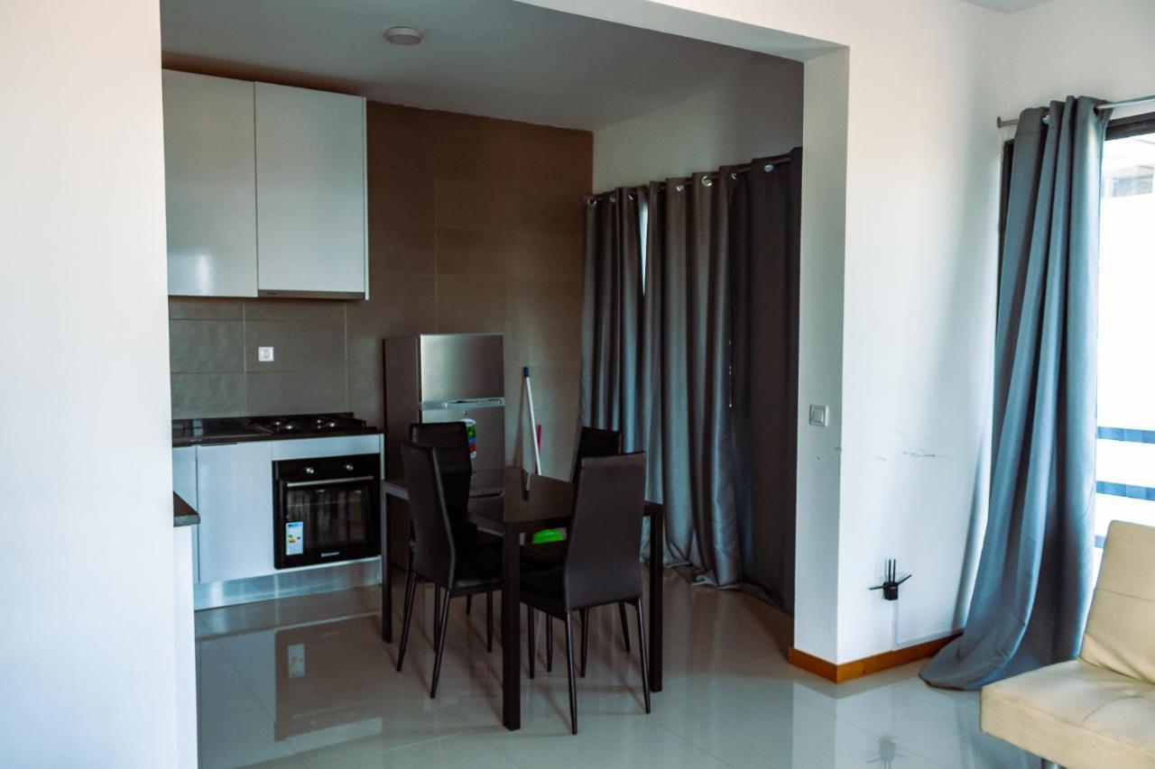 Beautiful And Brand New 2 Bedrooms Apartment/ Magnifico E Novo Apartamento T2 ปรายา ภายนอก รูปภาพ
