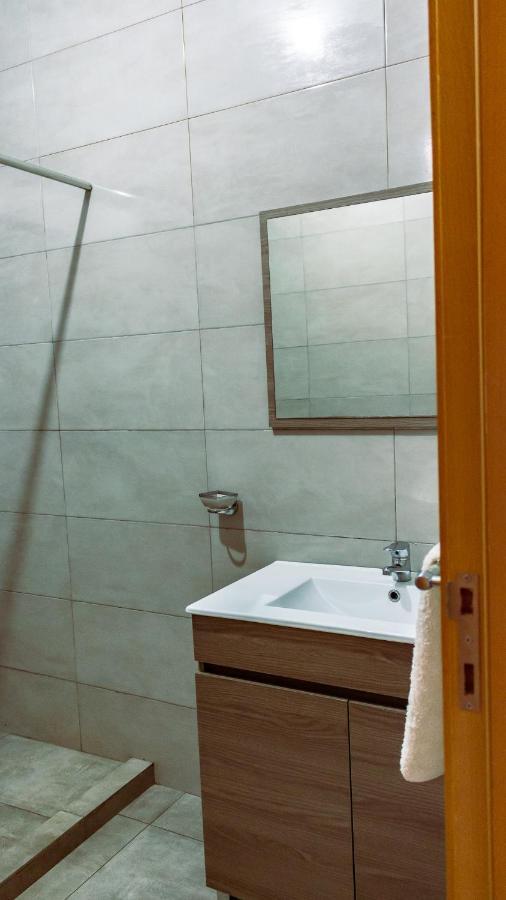 Beautiful And Brand New 2 Bedrooms Apartment/ Magnifico E Novo Apartamento T2 ปรายา ภายนอก รูปภาพ